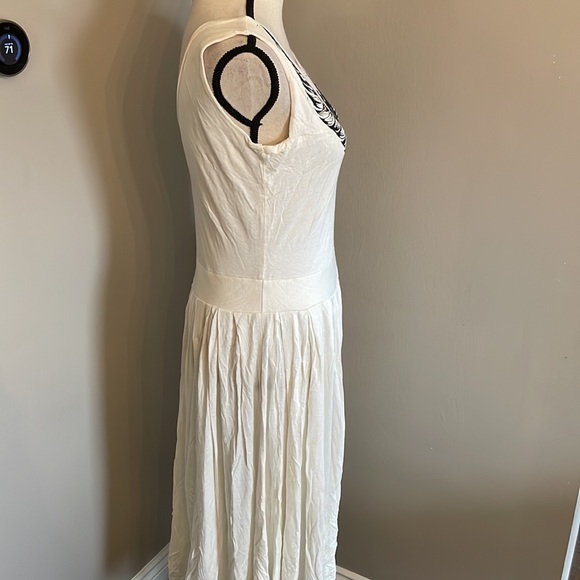 Handpainted dress with a bird boho art - Picture 5 of 8